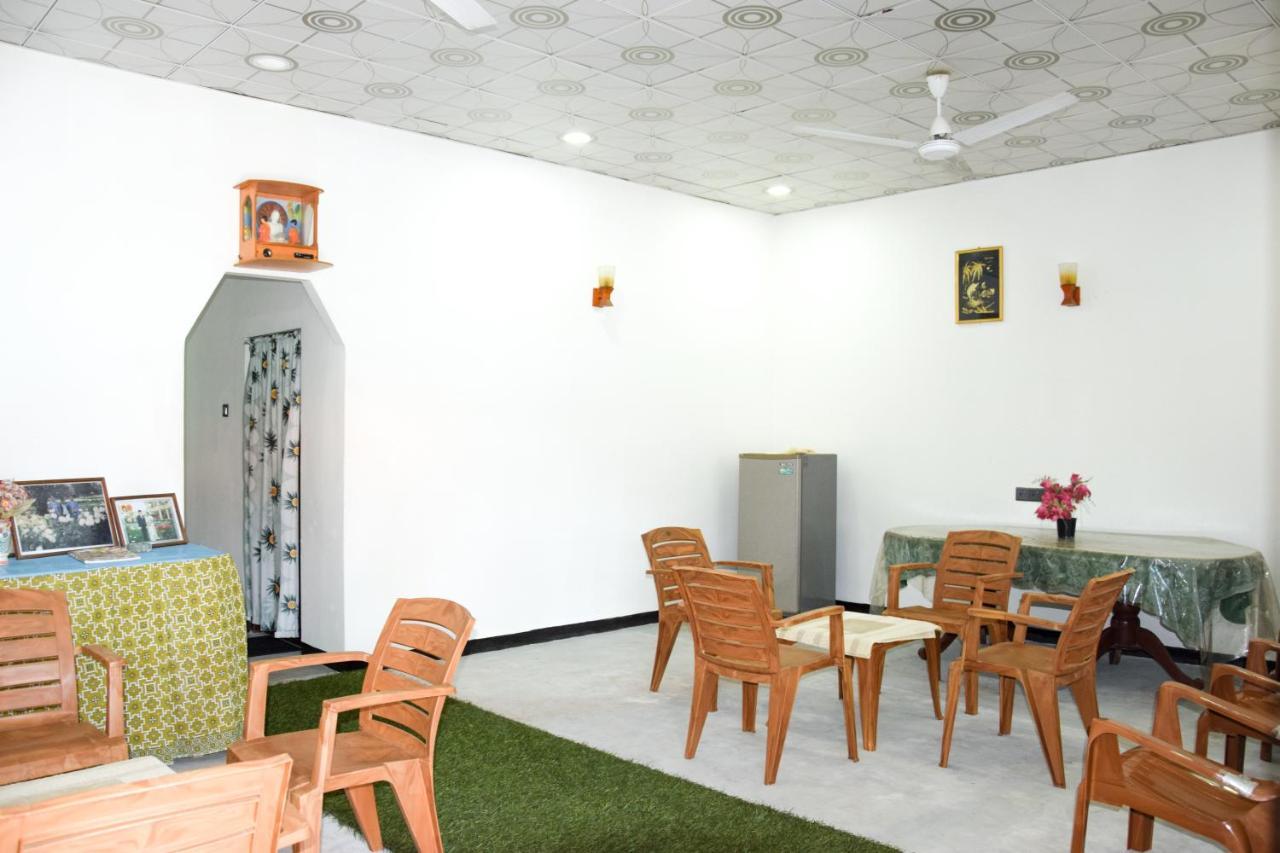Tharaka Homestay Weligama Exteriér fotografie